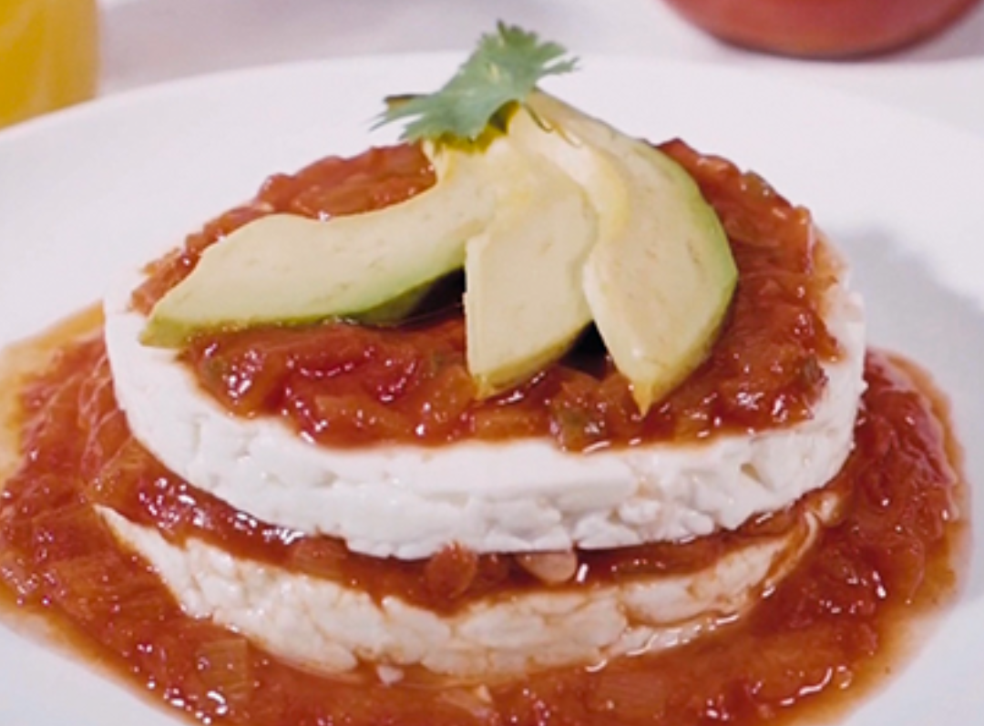 Queso Panela a la Mexicana con Puré de Tomates Molidos