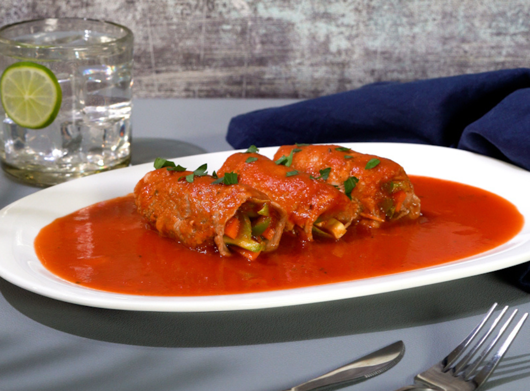 receta de rollos de carne con puré de tomate o caldillo de jitomate